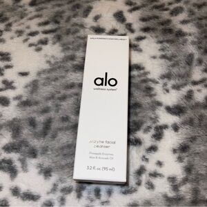 Alo Facial Cleanser